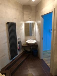 Koupelna v ubytování SEA TOWERS PENTHOUSE 23-24 Two-Floors Sea View Panoramic Terrace 110m2 !!! jacuzzi
