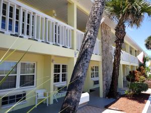 Tòa nhà nơi nhà nghỉ ven đường tọa lạc