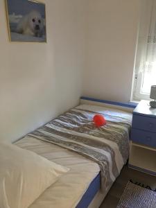 Posteľ alebo postele v izbe v ubytovaní Apartmani Eden Vrsi Mulo