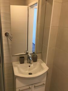 Kúpeľňa v ubytovaní Apartmani Eden Vrsi Mulo