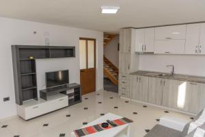 Η κουζίνα ή μικρή κουζίνα στο Leonida Resort