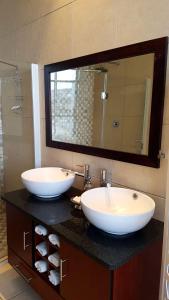 Koupelna v ubytování Nautica 708 Seaview Luxury Apartment