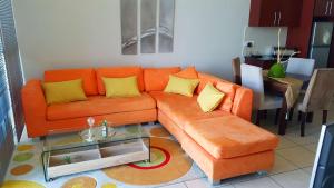 Posezení v ubytování Nautica 708 Seaview Luxury Apartment