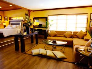 Posezení v ubytování Citystate Asturias Hotel Palawan