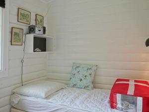 アリンエにあるTwo-Bedroom Holiday home in Allinge 13のギャラリーの写真