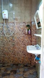 Bathroom sa ฮ้างนาตาจันทร์