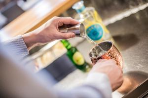 Alpenwellnesshotel St. Veit italokat is kínál