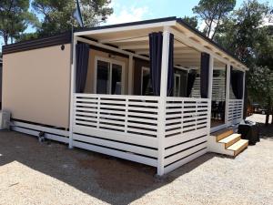 Fotografie z fotogalerie ubytování Mobile home Morska Vila v destinaci Biograd na Moru