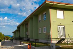 Budova, v ktorej sa apartmán nachádza