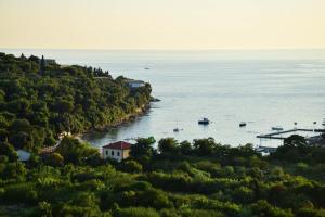 Gallery image of sky in Pula