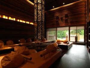 Posezení v ubytování Niseko Konbu Onsen Tsuruga Moku-no-sho