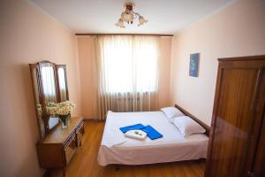 Gallery image of Like Home on Zaliznychna 9 in Ivano-Frankivsʼk +9 photos