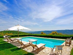 Bazén v ubytovaní Holiday Home Villa La Piaggia by Interhome alebo v jeho blízkosti