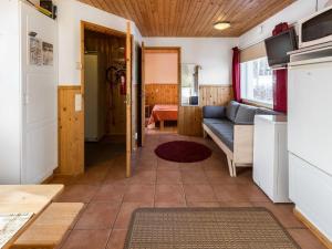 Χώρος καθιστικού στο Holiday Home Tammukka i by Interhome