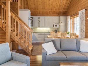 Køkken eller tekøkken på Holiday Home Nahila by Interhome