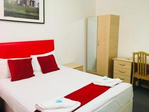 Postel nebo postele na pokoji v ubytování Hotel Express Newcastle Gateshead
