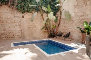 Bazén v ubytování ASTUTO Boutique Jerez - Adults Only nebo v jeho okolí