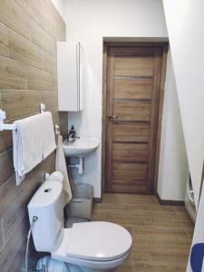 Phòng tắm tại Old Slabada Apartments