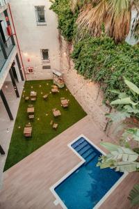 Bazén v ubytování ASTUTO Boutique Jerez - Adults Only nebo v jeho okolí