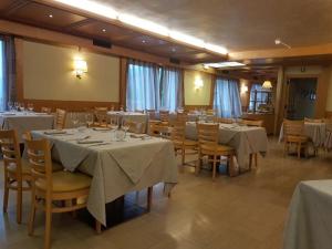 Restaurace v ubytování Albergo Croce d'Aune