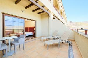 Un balcón o terraza de Hotel Envia Almería Spa & Golf