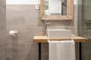 Ein Badezimmer in der Unterkunft Luxury Apartment museum mile. Air condicioning