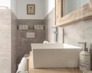 Ein Badezimmer in der Unterkunft Luxury Apartment museum mile. Air condicioning