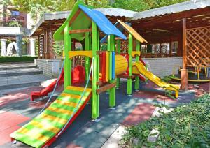Детска площадка в Естрея Резидънс Хотел и СПА