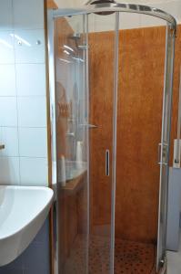 A bathroom at aKasa di Flock