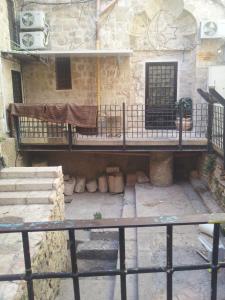 Μπαλκόνι ή βεράντα στο Bab El-Silsileh Hostel