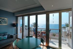 Imagen de la galería de Promenade des Anglais - Studio suite seaside, en Niza