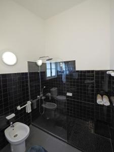 Bilik mandi di Casa do Sol +19 gambar