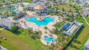 Only 5 Miles from Disney! Free Water Park! 2 Bed, 2 Bath Condo, Sleeps 8 sett ovenfra