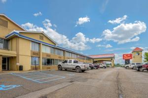 Galeriebild der Unterkunft Econo Lodge Inn & Suites Triadelphia - Wheeling in Triadelphia