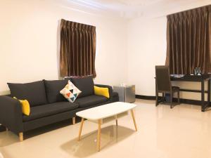 Ruang duduk di K.C Hotel