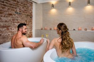 Oaspeți care stau la Dvůr Stráň & Wellness