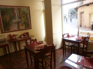 Gallery image of Little Palace in Toulon