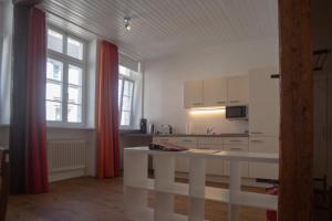Kuchyň nebo kuchyňský kout v ubytování Hotel-Restaurant Hackteufel