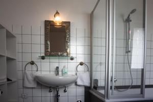 Koupelna v ubytování Hotel-Restaurant Hackteufel