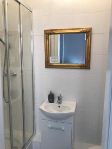 Kúpeľňa v ubytovaní Stylowa Kamienica w Centrum + 37 fotografií