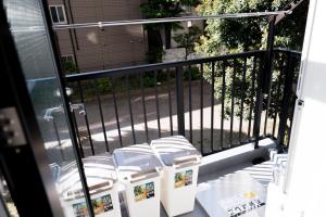 NEST HATAGAYA Stylish Apt陽台或露臺