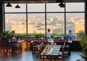 Gallery image of Myanandar Residence & Hotel in Yangon