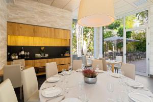 מסעדה או מקום אחר לאכול בו ב-Hotel Areca