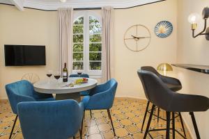 TV a/nebo společenská místnost v ubytování Stay U-nique Apartments Floridablanca