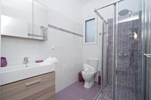 Koupelna v ubytování Sea Dream + 27 fotografií