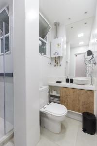 Koupelna v ubytování STUDIO ACONCHEGANTE à 3 min da praia de copa!