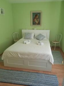 Posteľ alebo postele v izbe v ubytovaní Apartment DIANA - Great Location, Cosy 2 Bedroom, 2 Bathroom apt