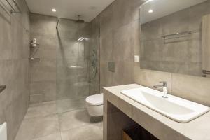 Koupelna v ubytování The LOFT Modern/Luxurius residence in Psyrri