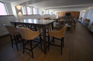 Yachting Hotel Quintero的休息区