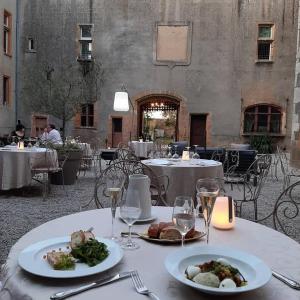 Restavracija oz. druge možnosti za prehrano v nastanitvi Château de Varennes